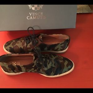 Vince Camuto Nile Oxford.